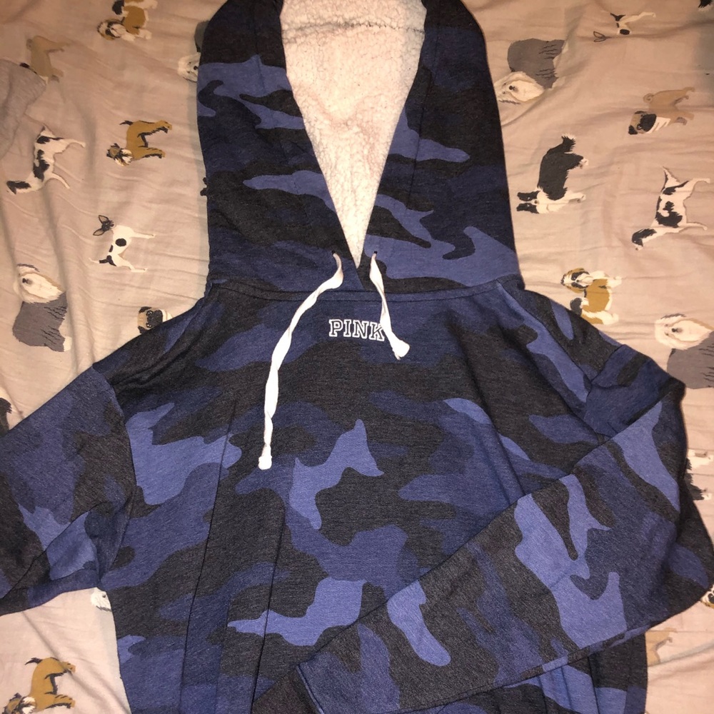 VS PINK oversized blue camo sherpa hoodie